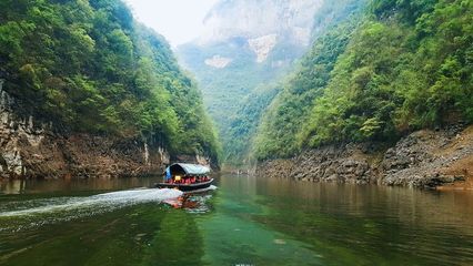 小三峡和小小三峡.飘着小雨,时雨时停,雾里观景,不过又是一种别样的画面