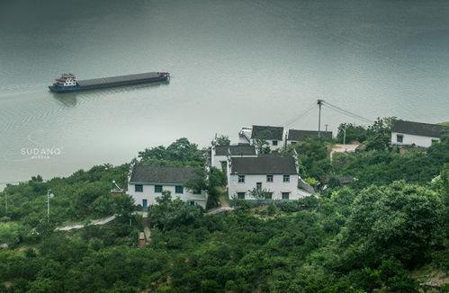 长江三峡最长的峡谷内,藏有千年古村和古寺,已在旅游发展中