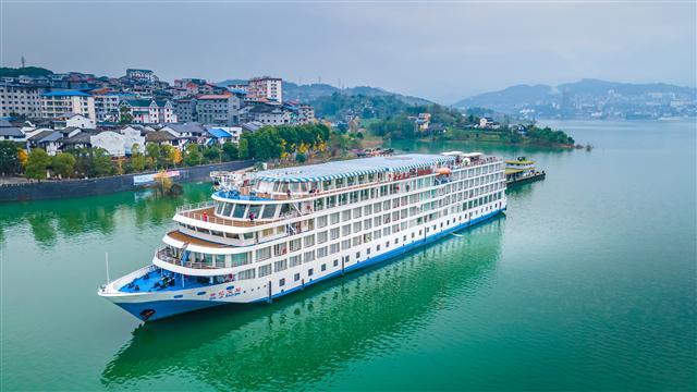 怎样游长江三峡最合理?首选"三峡游轮"