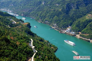 三峡旅游升温 进出川游船增多