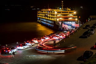 三峡滚装旅游客轮迎大量客流