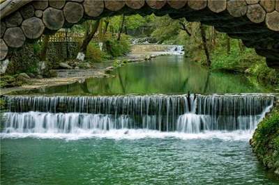 买一份景色送一份尖叫!春节三峡龙隐谷全景玻璃滑道令您如虎添翼