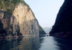 余秋雨 三峡,注定是一个不安宁的渊薮