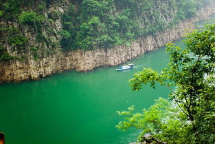 与网上描述一致,携程,重庆 长江三峡 宜昌3日2晚跟团游 舒适快捷游船,四人间,独卫 含餐 有窗 纯玩 单程船票旅游