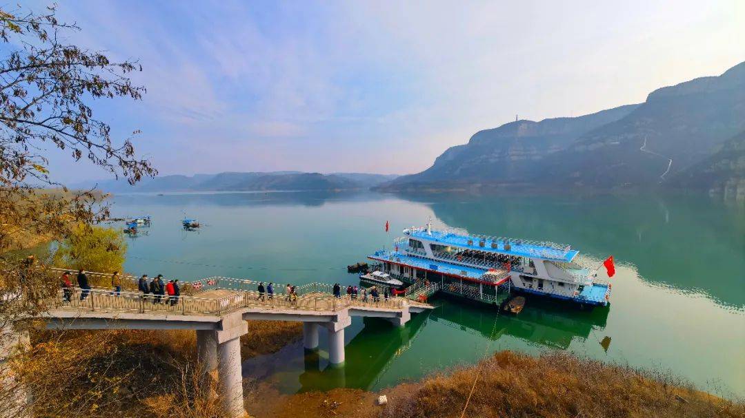 船游黄河三峡赏十里桃花走玻璃桥休闲纯玩一日游 - 美篇