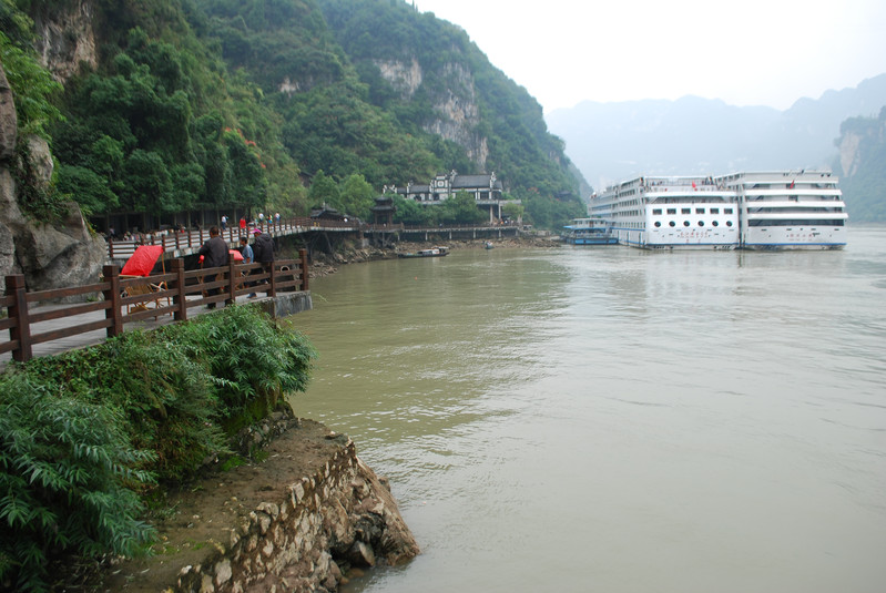 一江碧水，两岸人家 宜昌三峡人家的诗意栖居与风情画卷